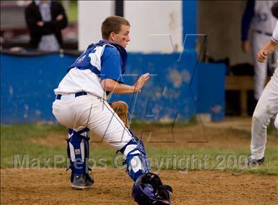 Thumbnail 2 in Highlands vs. Newport Central Catholic (KHSAA 36th District Final) photogallery.