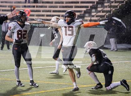 Thumbnail 1 in Eastside Catholic vs. Kennewick (WIAA 3A Semifinal) photogallery.