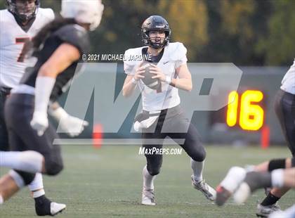 Thumbnail 1 in Eastside Catholic vs. Kennewick (WIAA 3A Semifinal) photogallery.