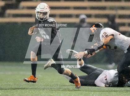 Thumbnail 2 in Eastside Catholic vs. Kennewick (WIAA 3A Semifinal) photogallery.