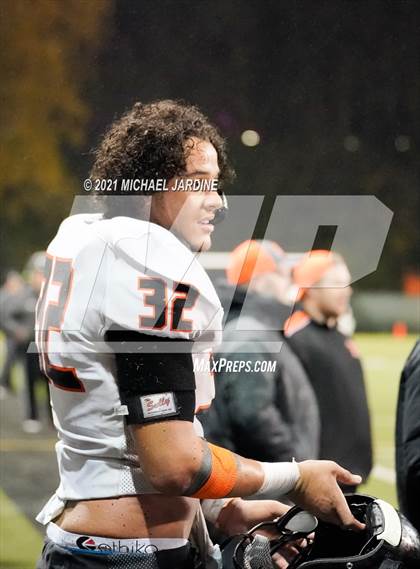 Thumbnail 2 in Eastside Catholic vs. Kennewick (WIAA 3A Semifinal) photogallery.