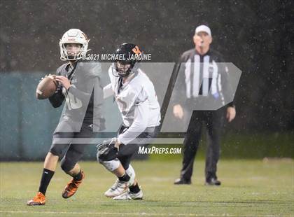 Thumbnail 2 in Eastside Catholic vs. Kennewick (WIAA 3A Semifinal) photogallery.