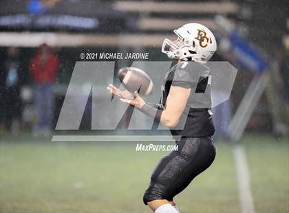 Thumbnail 3 in Eastside Catholic vs. Kennewick (WIAA 3A Semifinal) photogallery.