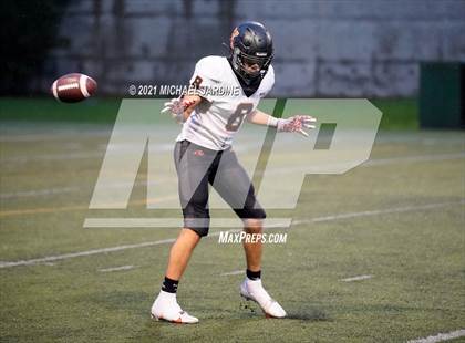 Thumbnail 2 in Eastside Catholic vs. Kennewick (WIAA 3A Semifinal) photogallery.