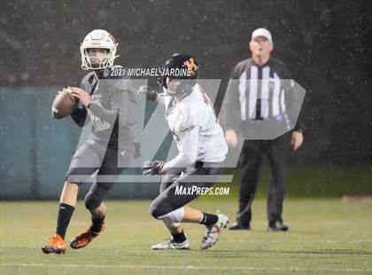 Thumbnail 1 in Eastside Catholic vs. Kennewick (WIAA 3A Semifinal) photogallery.
