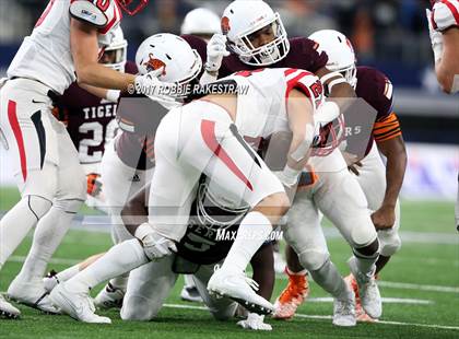 Thumbnail 3 in Tenaha vs. Muenster (UIL 2A Division 2 Final) photogallery.