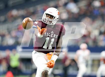 Thumbnail 2 in Tenaha vs. Muenster (UIL 2A Division 2 Final) photogallery.