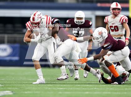 Thumbnail 3 in Tenaha vs. Muenster (UIL 2A Division 2 Final) photogallery.