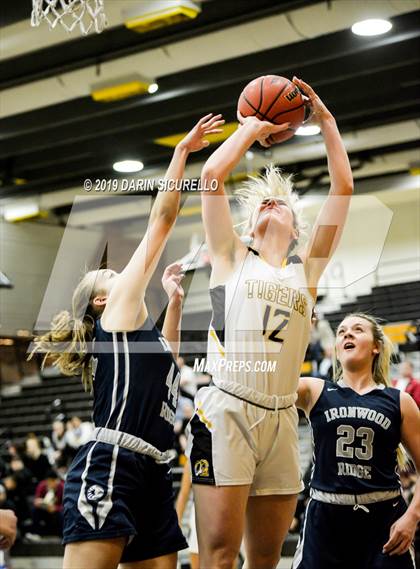 Thumbnail 1 in Ironwood Ridge @ Gilbert (AIA 5A Round 1 Playoff) photogallery.
