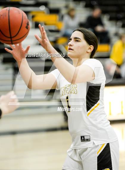 Thumbnail 1 in Ironwood Ridge @ Gilbert (AIA 5A Round 1 Playoff) photogallery.
