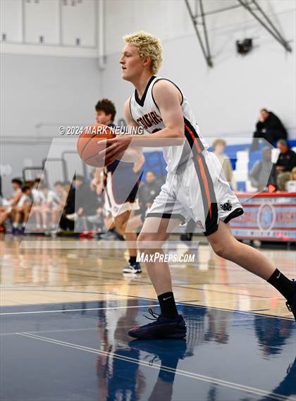 Thumbnail 2 in Stuart Hall vs. Half Moon Bay (Burlingame Lions Club Tournament) photogallery.