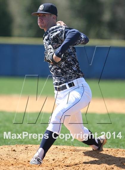 Thumbnail 1 in St. Mary's vs. St. Dominic photogallery.