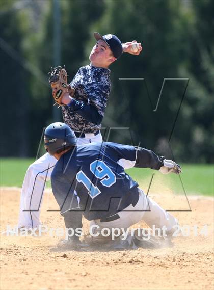 Thumbnail 1 in St. Mary's vs. St. Dominic photogallery.