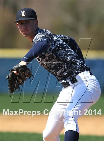 Thumbnail 1 in St. Mary's vs. St. Dominic photogallery.