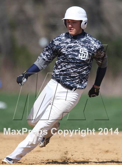 Thumbnail 2 in St. Mary's vs. St. Dominic photogallery.