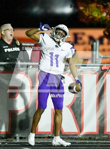 Thumbnail 3 in Hillcrest vs. Ridge View (SCHSL Class AAAAA 2nd Round Playoff) photogallery.