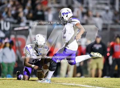 Thumbnail 3 in Hillcrest vs. Ridge View (SCHSL Class AAAAA 2nd Round Playoff) photogallery.