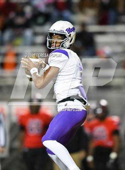 Thumbnail 1 in Hillcrest vs. Ridge View (SCHSL Class AAAAA 2nd Round Playoff) photogallery.