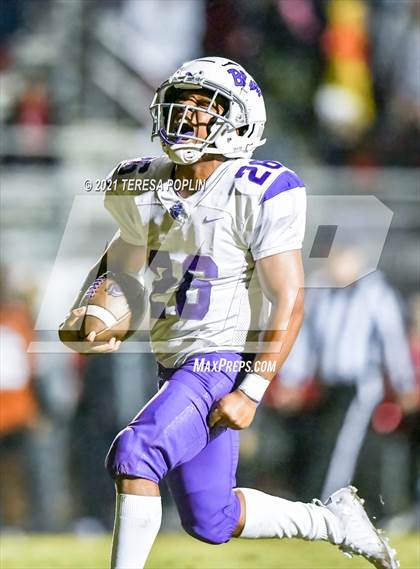 Thumbnail 1 in Hillcrest vs. Ridge View (SCHSL Class AAAAA 2nd Round Playoff) photogallery.