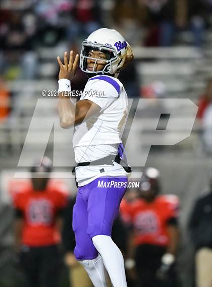Thumbnail 2 in Hillcrest vs. Ridge View (SCHSL Class AAAAA 2nd Round Playoff) photogallery.