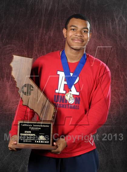 Thumbnail 1 in Redondo Union (CIF State D2 Award Photos) photogallery.
