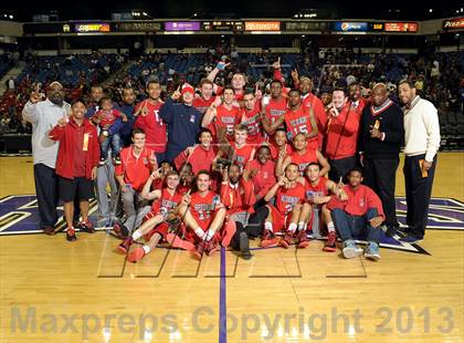 Thumbnail 1 in Redondo Union (CIF State D2 Award Photos) photogallery.