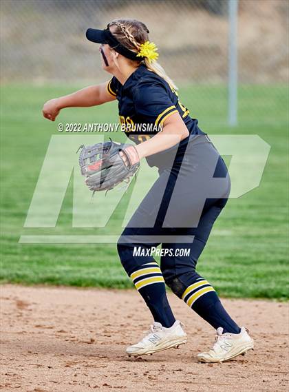 Thumbnail 3 in Del Oro @ Granite Bay photogallery.