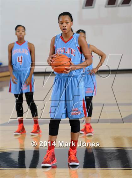 Thumbnail 3 in Skyline vs. Cleveland (Nike Tournament of Champions) photogallery.