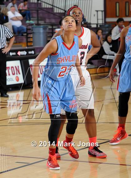Thumbnail 2 in Skyline vs. Cleveland (Nike Tournament of Champions) photogallery.