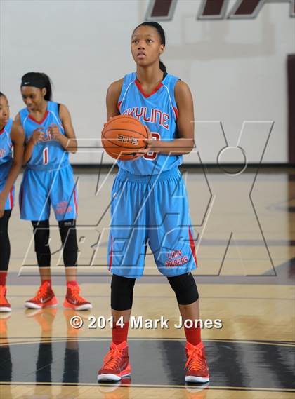 Thumbnail 2 in Skyline vs. Cleveland (Nike Tournament of Champions) photogallery.