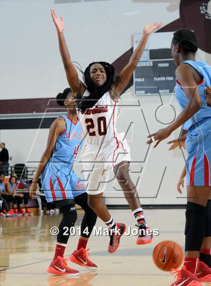 Thumbnail 3 in Skyline vs. Cleveland (Nike Tournament of Champions) photogallery.