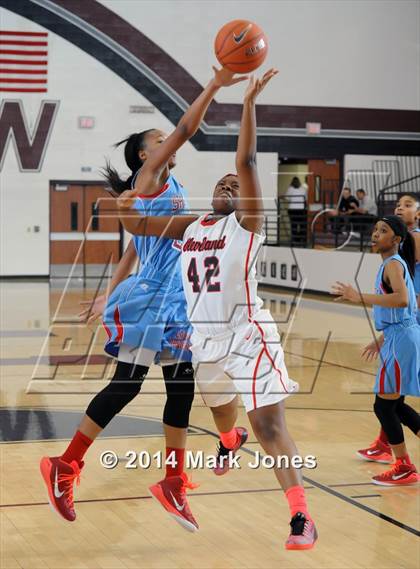 Thumbnail 2 in Skyline vs. Cleveland (Nike Tournament of Champions) photogallery.