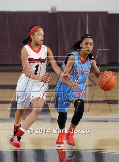 Thumbnail 1 in Skyline vs. Cleveland (Nike Tournament of Champions) photogallery.