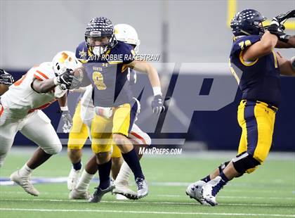 Thumbnail 2 in Texas vs. Highland Park (UIL 5A Division 1 Bi-District) photogallery.