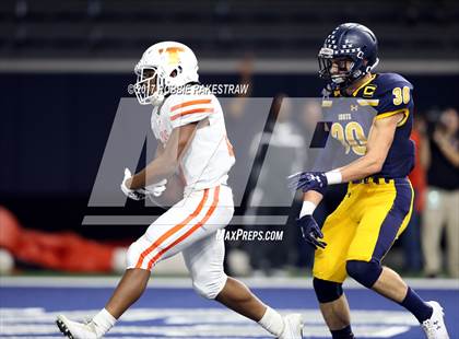 Thumbnail 1 in Texas vs. Highland Park (UIL 5A Division 1 Bi-District) photogallery.