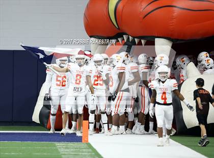 Thumbnail 3 in Texas vs. Highland Park (UIL 5A Division 1 Bi-District) photogallery.