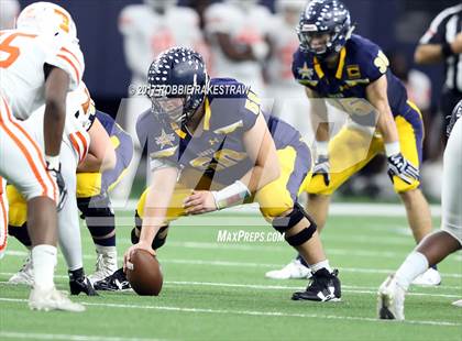 Thumbnail 3 in Texas vs. Highland Park (UIL 5A Division 1 Bi-District) photogallery.
