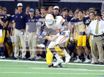 Thumbnail 2 in Texas vs. Highland Park (UIL 5A Division 1 Bi-District) photogallery.