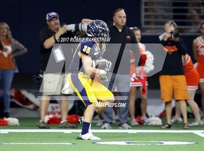 Thumbnail 3 in Texas vs. Highland Park (UIL 5A Division 1 Bi-District) photogallery.
