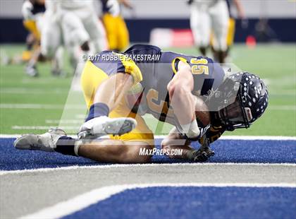 Thumbnail 2 in Texas vs. Highland Park (UIL 5A Division 1 Bi-District) photogallery.