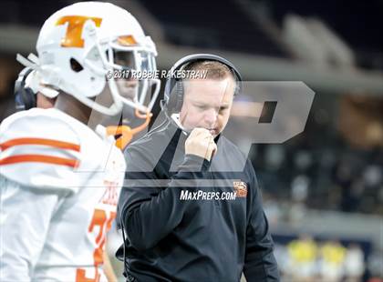 Thumbnail 3 in Texas vs. Highland Park (UIL 5A Division 1 Bi-District) photogallery.