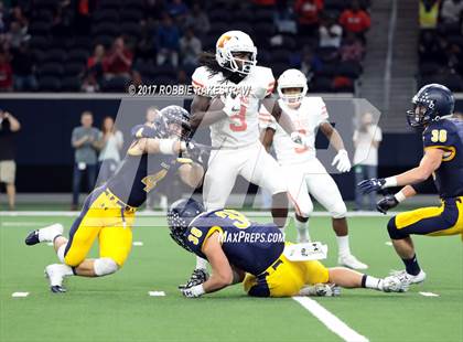Thumbnail 1 in Texas vs. Highland Park (UIL 5A Division 1 Bi-District) photogallery.