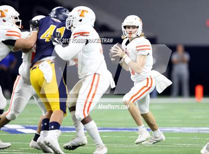 Thumbnail 2 in Texas vs. Highland Park (UIL 5A Division 1 Bi-District) photogallery.