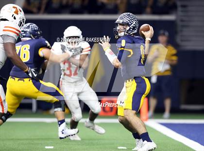 Thumbnail 2 in Texas vs. Highland Park (UIL 5A Division 1 Bi-District) photogallery.