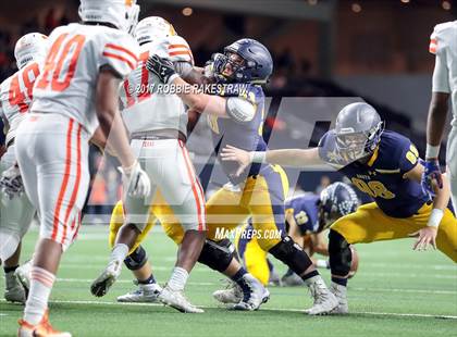 Thumbnail 3 in Texas vs. Highland Park (UIL 5A Division 1 Bi-District) photogallery.