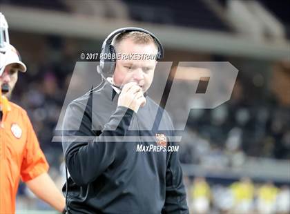 Thumbnail 2 in Texas vs. Highland Park (UIL 5A Division 1 Bi-District) photogallery.