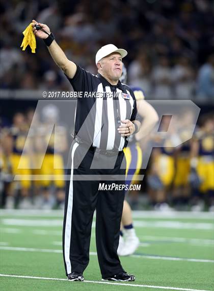 Thumbnail 3 in Texas vs. Highland Park (UIL 5A Division 1 Bi-District) photogallery.
