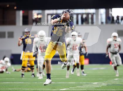 Thumbnail 2 in Texas vs. Highland Park (UIL 5A Division 1 Bi-District) photogallery.