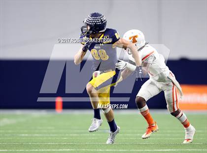 Thumbnail 3 in Texas vs. Highland Park (UIL 5A Division 1 Bi-District) photogallery.