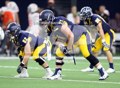Thumbnail 2 in Texas vs. Highland Park (UIL 5A Division 1 Bi-District) photogallery.